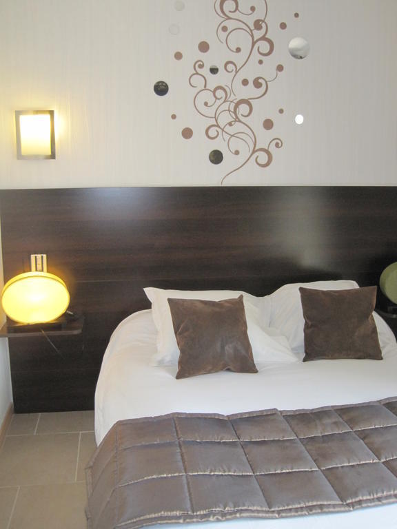 Hotel Restaurant Rive Gauche Bessines-sur-Gartempe Room photo