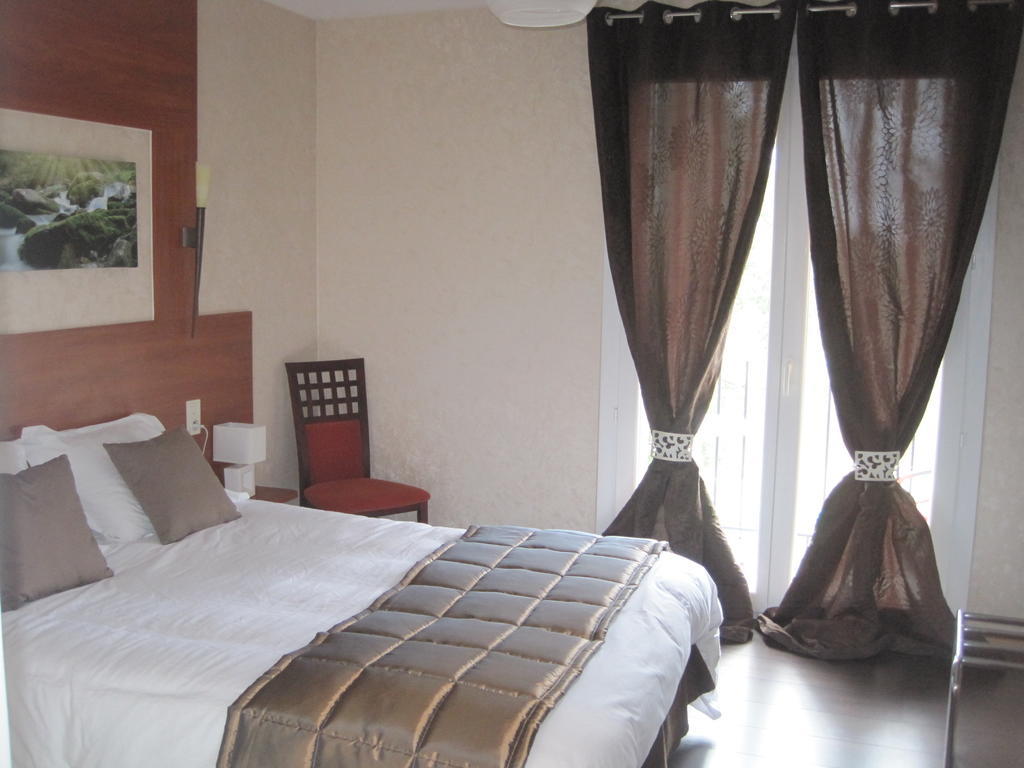 Hotel Restaurant Rive Gauche Bessines-sur-Gartempe Room photo